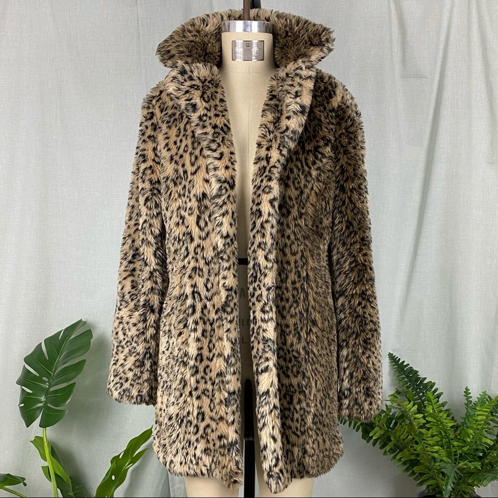 (O-161) Fuzzy Leopard Open-Front Coat